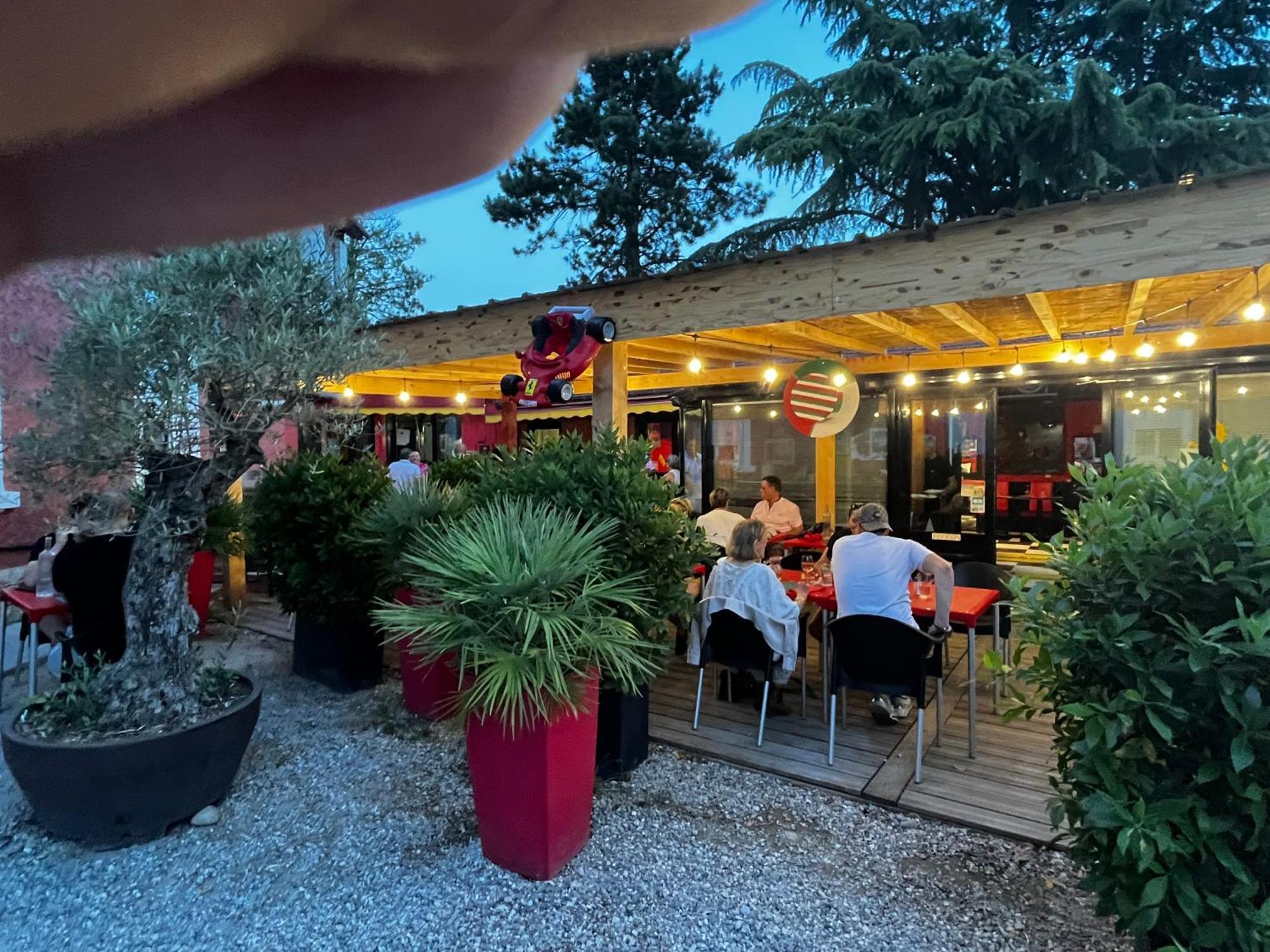 Hotel Le Cosy Pont-de-Cheruy Екстер'єр фото